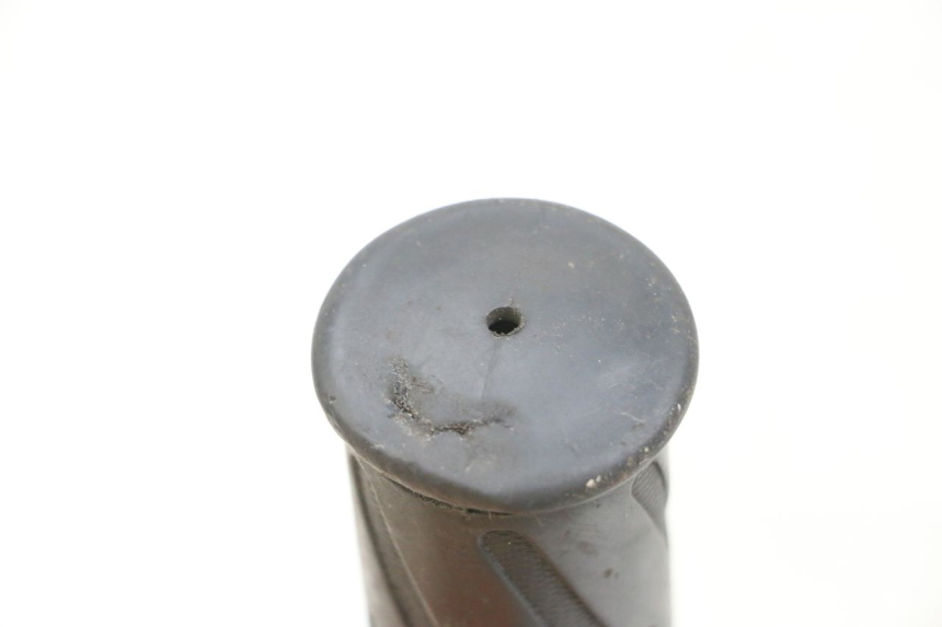 photo de MANUBRIO DESTRO PEUGEOT KISBEE 4T 50 (2010 - 2017) - Dettaglio del componente