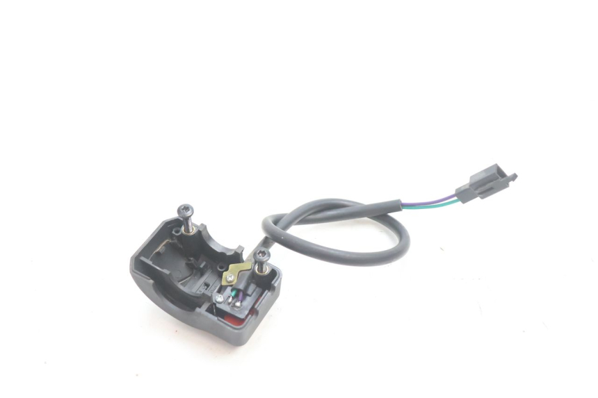 photo de MANUBRIO DESTRO PEUGEOT KISBEE 4T 50 (2018 - 2022) - Altra angolazione