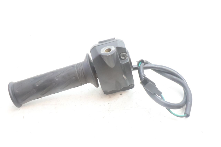photo de MANUBRIO DESTRO PEUGEOT KISBEE 4T 50 (2010 - 2017) - Dettagli dei punti di fissaggio