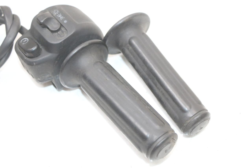 photo de COMMUTATORE DESTRO RENAULT KOURANOS 125 (2001 - 2004) - Altra angolazione