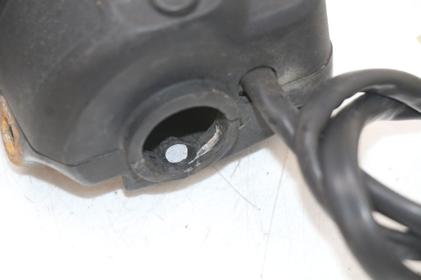 photo de COMMUTATORE DESTRO RENAULT KOURANOS 125 (2001 - 2004) - Stato della superficie e materiale