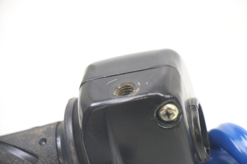 photo de MANUBRIO DESTRO KYMCO AGILITY 4T 50 (2005 - 2018) - Primo piano tecnico