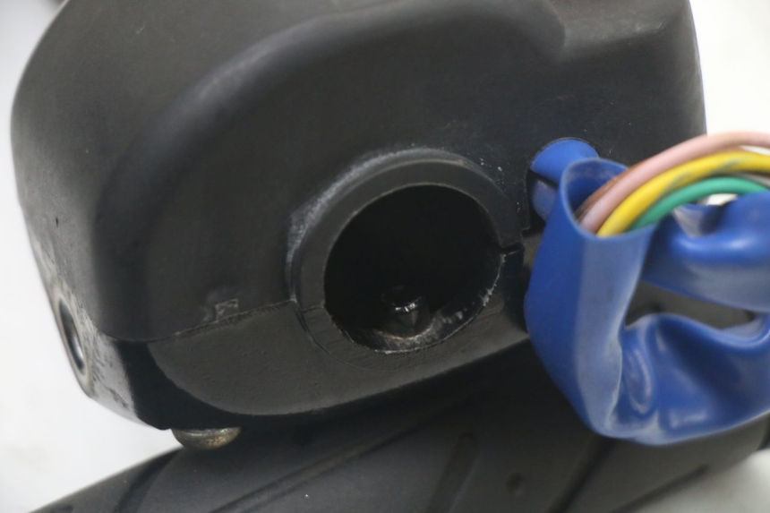 photo de COMMUTATORE DESTRO KYMCO PEOPLE S 125 (2000 - 2008) - Vista d'insieme del prodotto