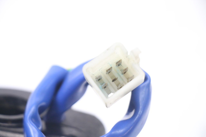 photo de COMMUTATORE DESTRO KYMCO PEOPLE S 125 (2000 - 2008) - Dettagli dei punti di fissaggio