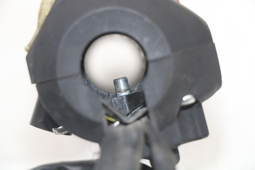 photo de MANUBRIO DESTRO KYMCO X-TOWN XTOWN 125 (2016 - 2021) - Stato della superficie e materiale