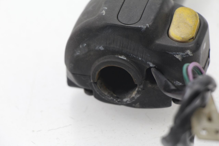 photo de COMANDO DESTRO PEUGEOT LOOXOR 50 (2001 - 2004) - Zoom sullo stato d'uso