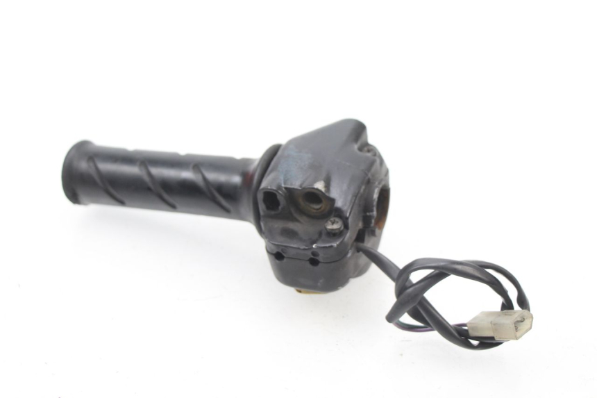 photo de COMANDO DESTRO PEUGEOT LOOXOR 50 (2001 - 2004) - Primo piano tecnico