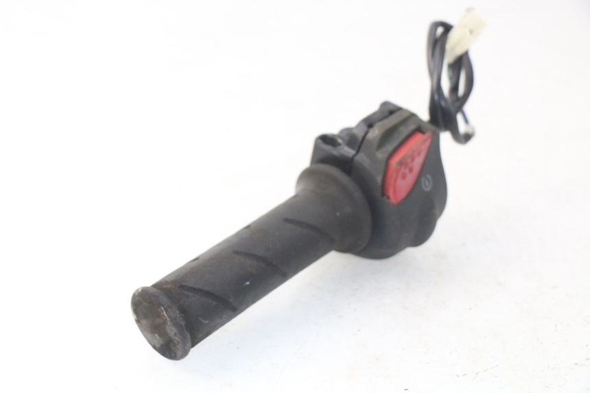 photo de MANUBRIO DESTRO PEUGEOT LUDIX 50 (2008 - 2017) - Dettaglio del componente