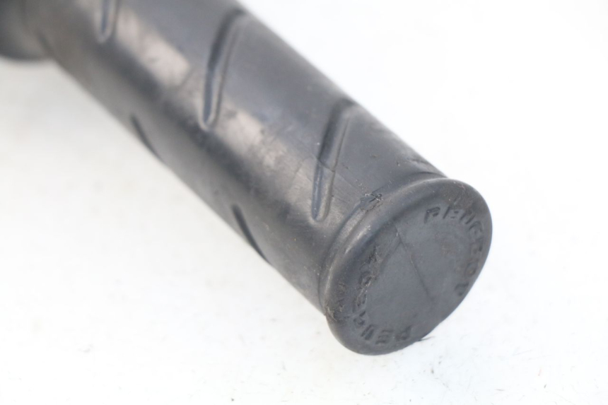 photo de MANUBRIO DESTRO PEUGEOT LUDIX 50 (2008 - 2017) - Dettaglio del componente