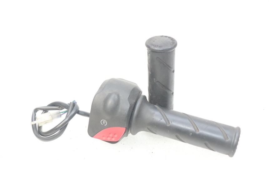 photo de MANUBRIO DESTRO PEUGEOT LUDIX 50 (2008 - 2017) - Vista principale