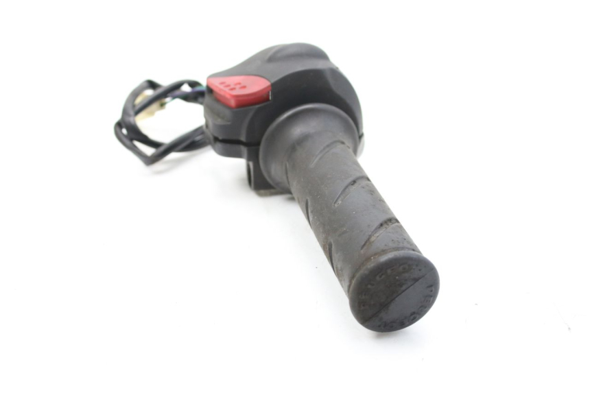 photo de MANUBRIO DESTRO PEUGEOT LUDIX 50 (2008 - 2017) - Dettagli dei punti di fissaggio