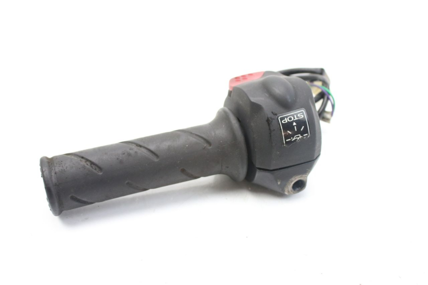 photo de MANUBRIO DESTRO PEUGEOT LUDIX 50 (2008 - 2017) - Marcature e riferimenti originali