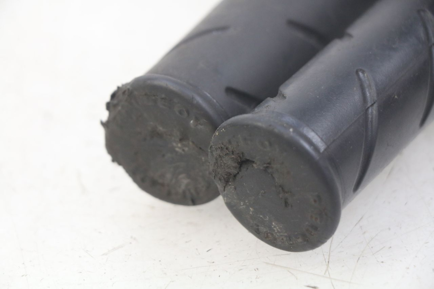 photo de MANUBRIO DESTRO PEUGEOT LUDIX 50 (2008 - 2017) - Vista d'insieme del prodotto