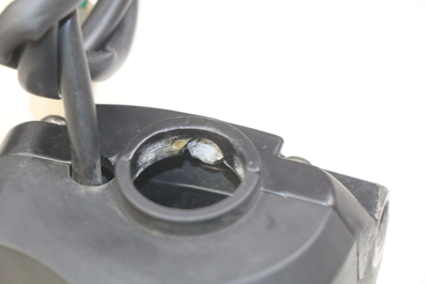 photo de MANUBRIO DESTRO PEUGEOT LUDIX 50 (2008 - 2017) - Zoom sullo stato d'uso