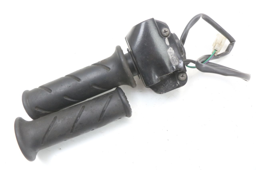 photo de MANUBRIO DESTRO PEUGEOT LUDIX 50 (2008 - 2017) - Dettagli dei punti di fissaggio