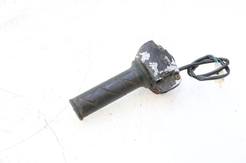 photo de COMMUTATORE DESTRO PEUGEOT LUDIX ONE 50 (2004 - 2013) - Dettaglio del componente