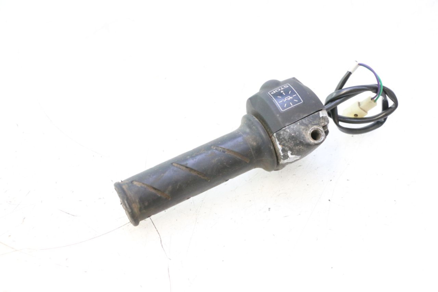 photo de COMMUTATORE DESTRO PEUGEOT LUDIX ONE 50 (2004 - 2013) - Ricambio usato controllato