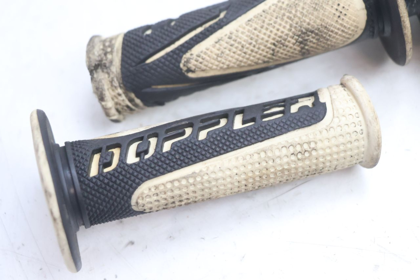 photo de MANUBRIO DESTRO PEUGEOT LUDIX SNAKE 2T 50 (2004 - 2014) - Dettagli dei punti di fissaggio