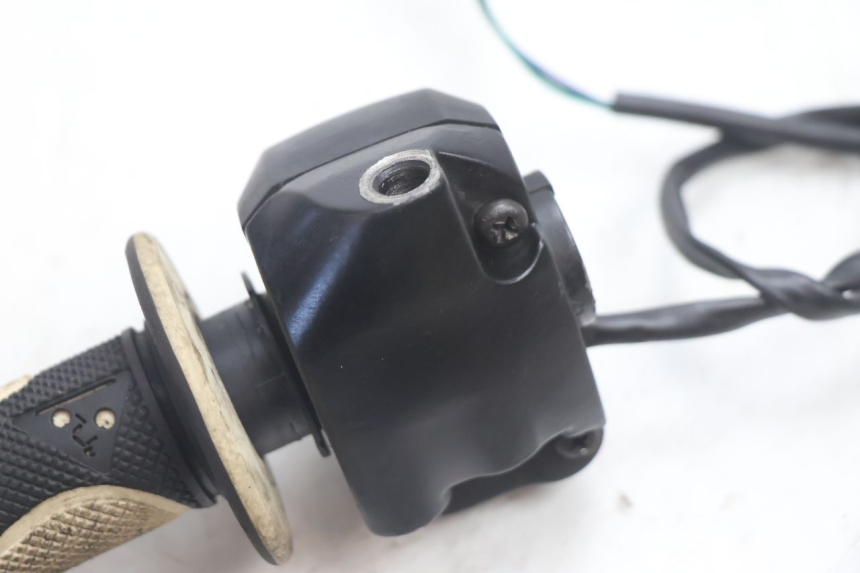 photo de MANUBRIO DESTRO PEUGEOT LUDIX SNAKE 2T 50 (2004 - 2014) - Ricambio usato controllato