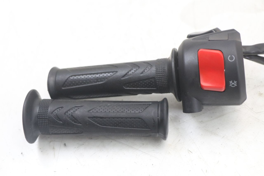 photo de COMMUTATORE DESTRO MASAI SCRAMBLER SPORT 125 (2021 - 2025) - Vista d'insieme del prodotto