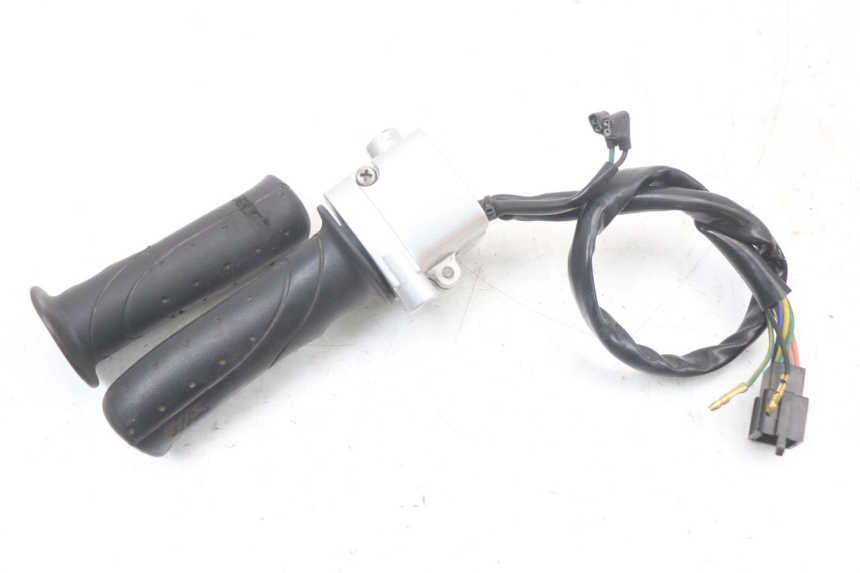 photo de MANUBRIO DESTRO SYM MIO 50 (2011 - 2017) - Vista d'insieme del prodotto