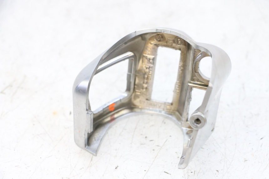 photo de COMMUTATORE DESTRO PIAGGIO MP3 HPE 300 (2019 - 2026) - Primo piano tecnico