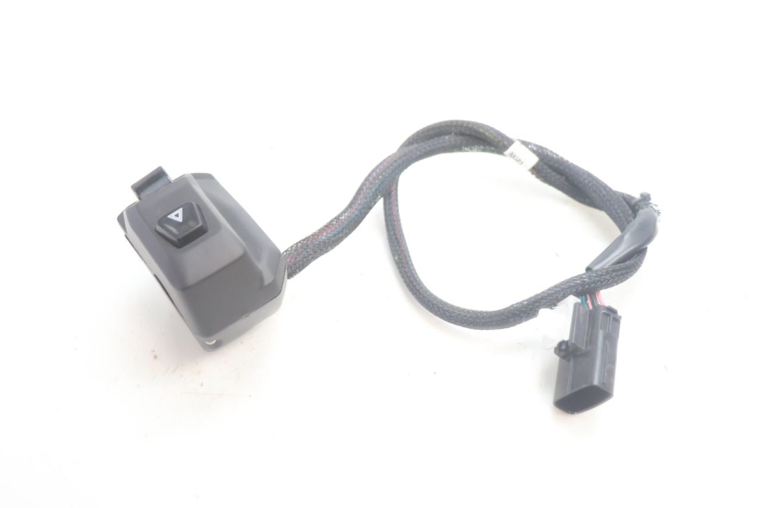 photo de COMMUTATORE DESTRO PIAGGIO MP3 HPE 530 (2022 - 2026) - Zoom sullo stato d'uso