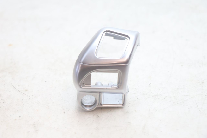 photo de COMMUTATORE DESTRO PIAGGIO MP3 125 (2006 - 2014) - Vista principale