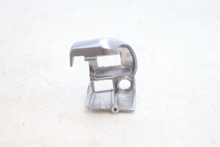 photo de COMMUTATORE DESTRO PIAGGIO MP3 125 (2006 - 2014) - Altra angolazione