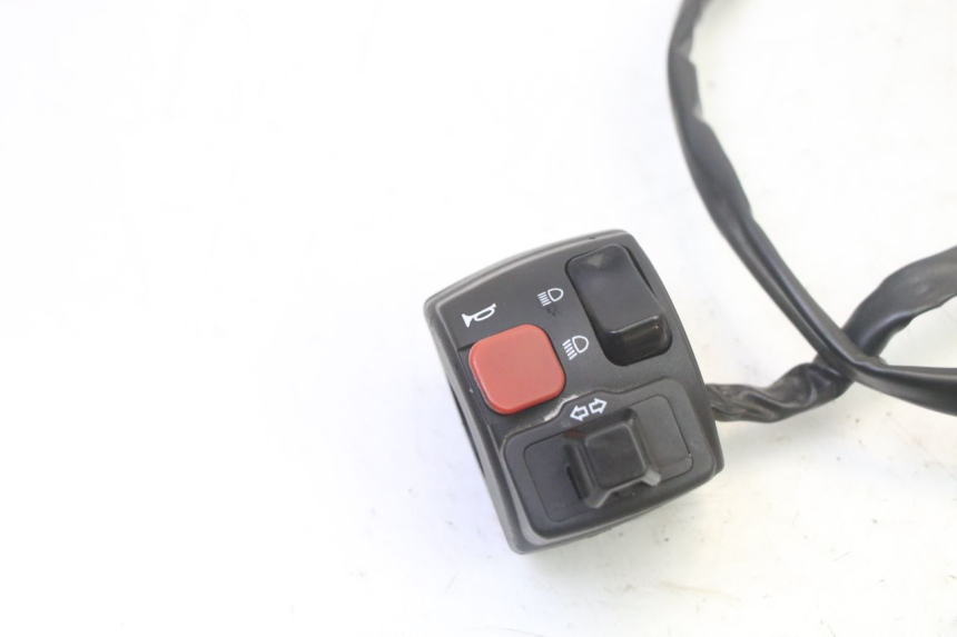 photo de COMMUTATORE DESTRO RIEJU MRT 50 (2018 - 2021) - Dettaglio del componente