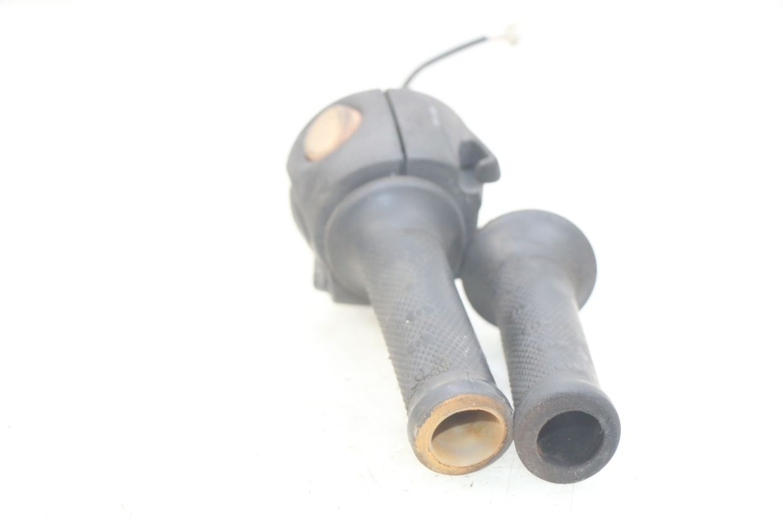 photo de MANUBRIO DESTRO GILERA NEXUS 125 (2007 - 2009) - Vista d'insieme del prodotto