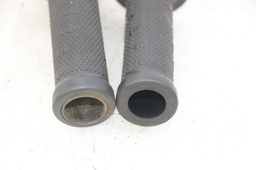 photo de MANUBRIO DESTRO GILERA NEXUS 125 (2009 - 2013) - Vista d'insieme del prodotto