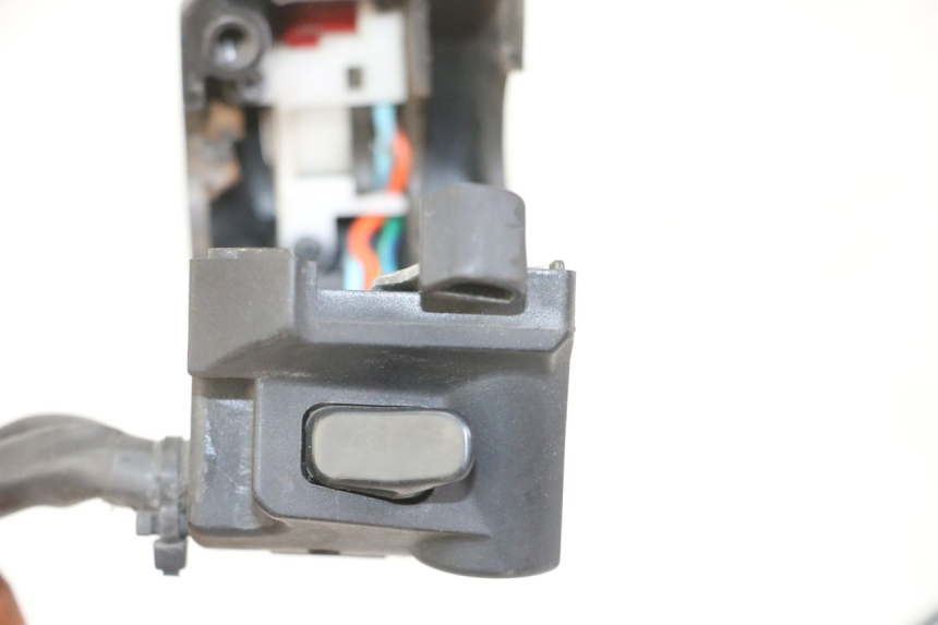 photo de MANUBRIO DESTRO GILERA NEXUS 125 (2009 - 2013) - Ricambio usato controllato