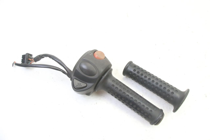 photo de MANUBRIO DESTRO GILERA NEXUS 125 (2009 - 2013) - Vista principale