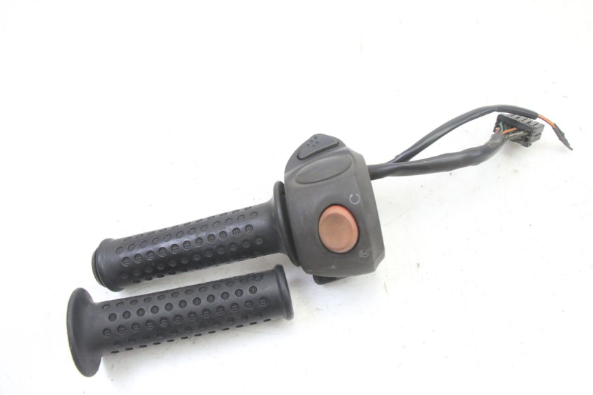 photo de MANUBRIO DESTRO GILERA NEXUS 125 (2009 - 2013) - Altra angolazione