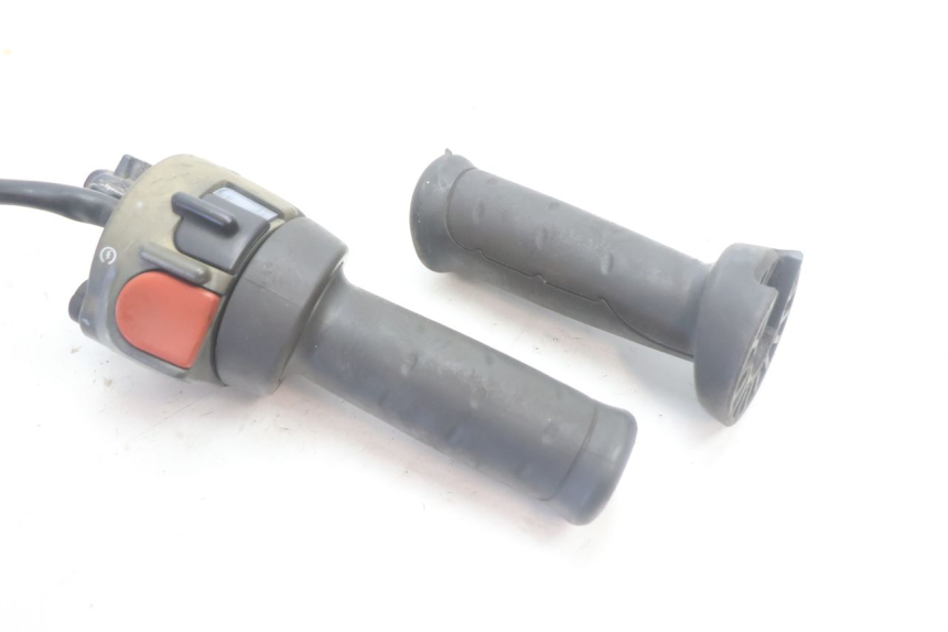 photo de COMMUTATORE DESTRO MBK NITRO 50 (2004 - 2008) - Dettaglio del componente