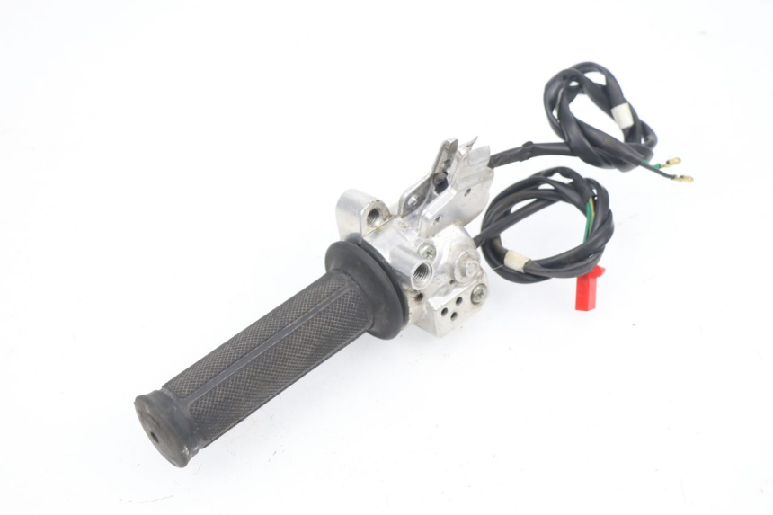 photo de COMMUTATORE DESTRO HONDA NPS ZOOMER 50 (2004 - 2013) - Primo piano tecnico