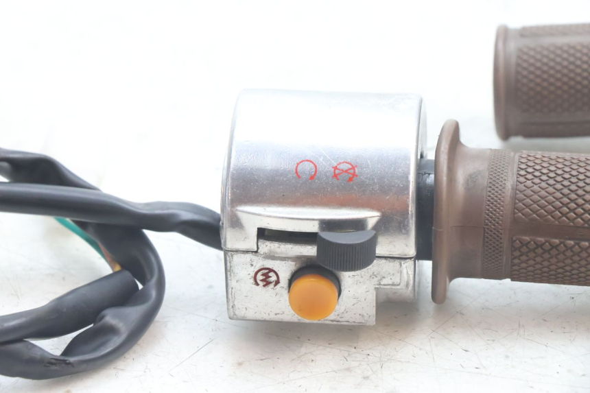photo de COMMUTATORE DESTRO JM MOTORS OLDIES 4T 50 (2010 - 2020) - Zoom sullo stato d'uso