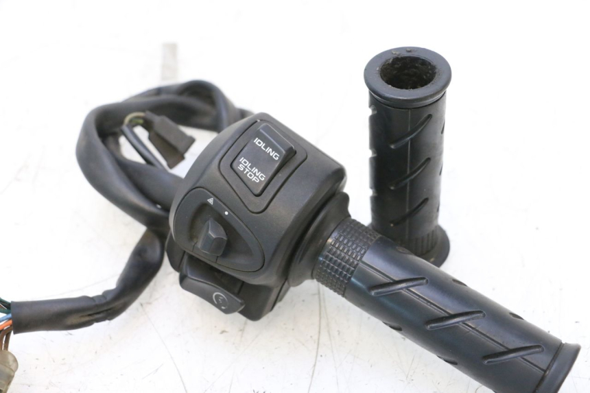 photo de Comando destro HONDA PCX (JF57/JF64) 125 (2014 - 2018) - Altra vista dell'articolo