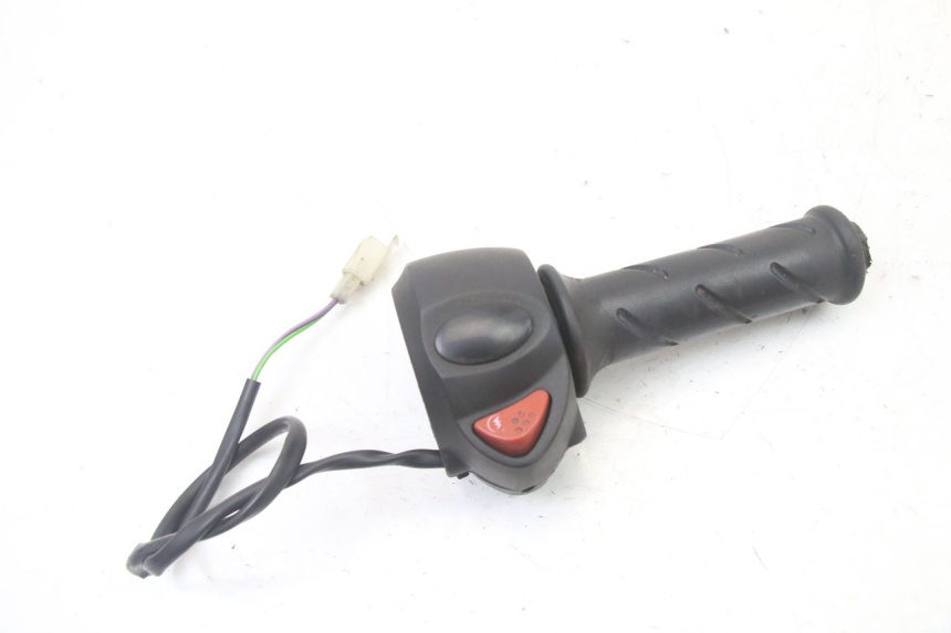 photo de MANUBRIO DESTRO PEUGEOT CITYSTAR 2T 50 (2018 - 2021) - Vista principale