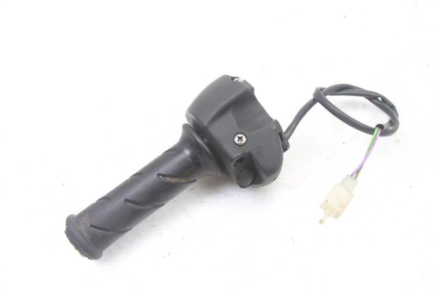 photo de MANUBRIO DESTRO PEUGEOT CITYSTAR 2T 50 (2018 - 2021) - Altra angolazione