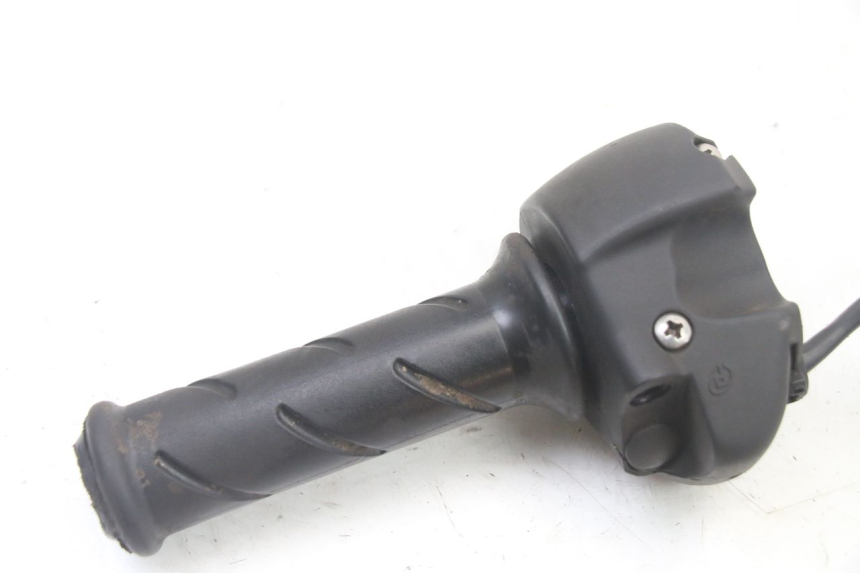 photo de MANUBRIO DESTRO PEUGEOT CITYSTAR 2T 50 (2018 - 2021) - Primo piano tecnico