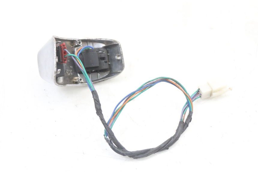 photo de COMMUTATORE DESTRO PEUGEOT DJANGO 125 (2014 - 2017) - Altra angolazione