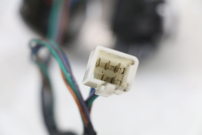 photo de COMMUTATORE DESTRO PEUGEOT DJANGO 125 (2014 - 2017) - Primo piano tecnico