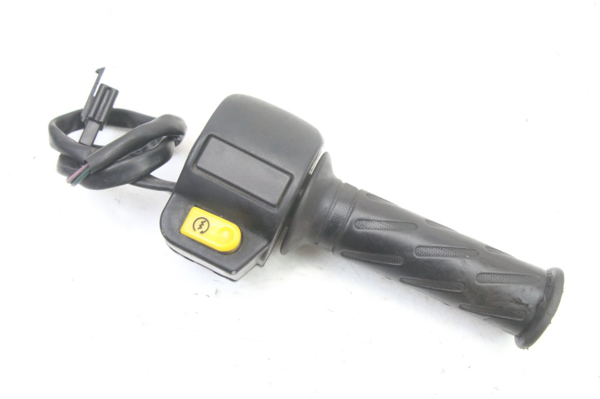 photo de MANUBRIO DESTRO PEUGEOT KISBEE 2T 50 (2010 - 2017) - Vista principale