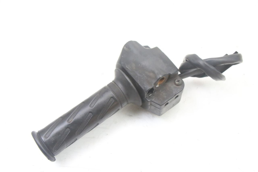 photo de MANUBRIO DESTRO PEUGEOT KISBEE 2T 50 (2010 - 2017) - Altra angolazione