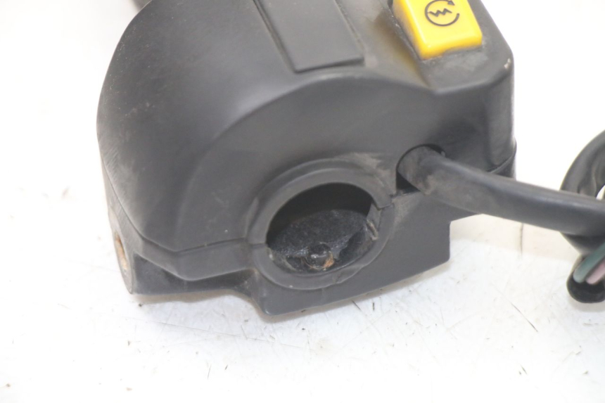 photo de MANUBRIO DESTRO PEUGEOT KISBEE 2T 50 (2010 - 2017) - Primo piano tecnico