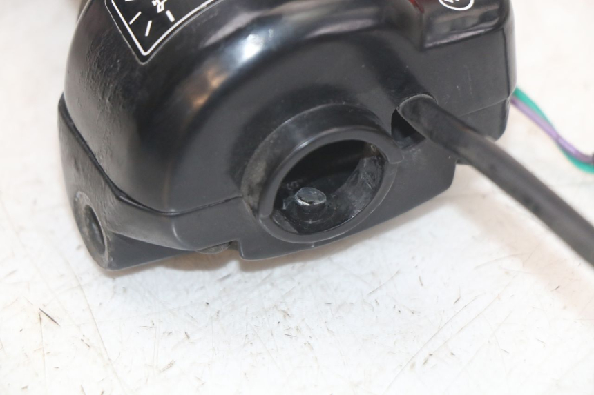 photo de MANUBRIO DESTRO PEUGEOT LUDIX 50 (2005 - 2007) - Ricambio usato controllato