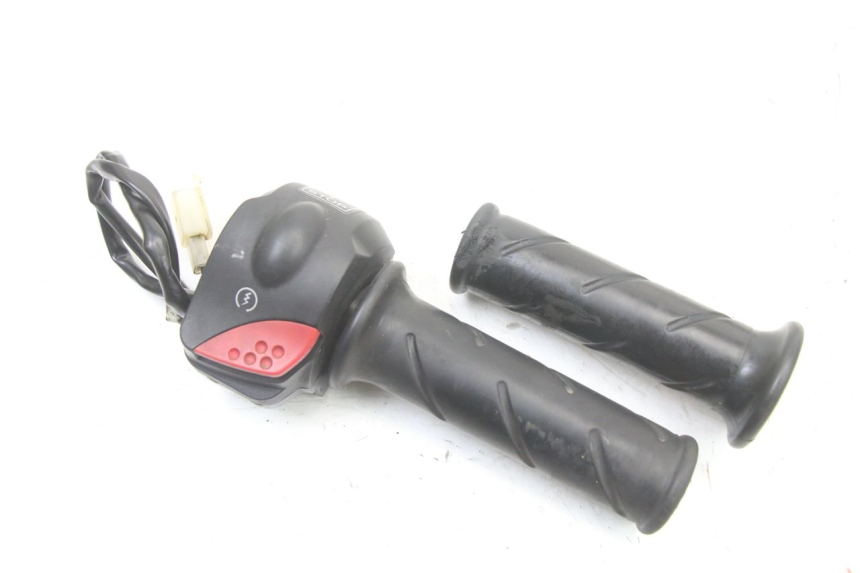 photo de COMMUTATORE DESTRO PEUGEOT TREKKER TKR 50 (2005 - 2014) - Vista principale