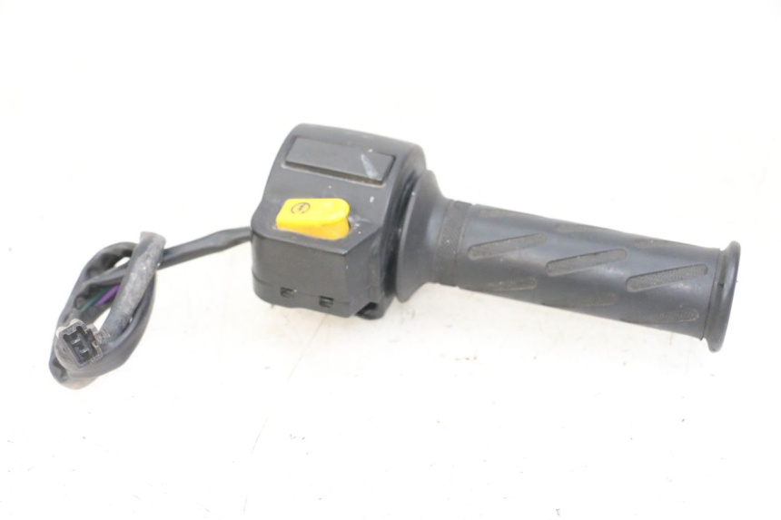 photo de COMMUTATORE DESTRO PEUGEOT VIVACITY 125 (2010 - 2017) - Altra angolazione